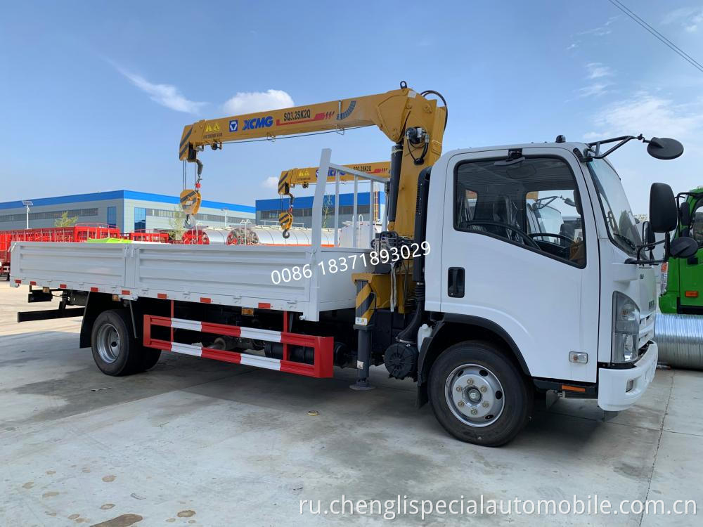 Isuzu 700p Crane Truck 2